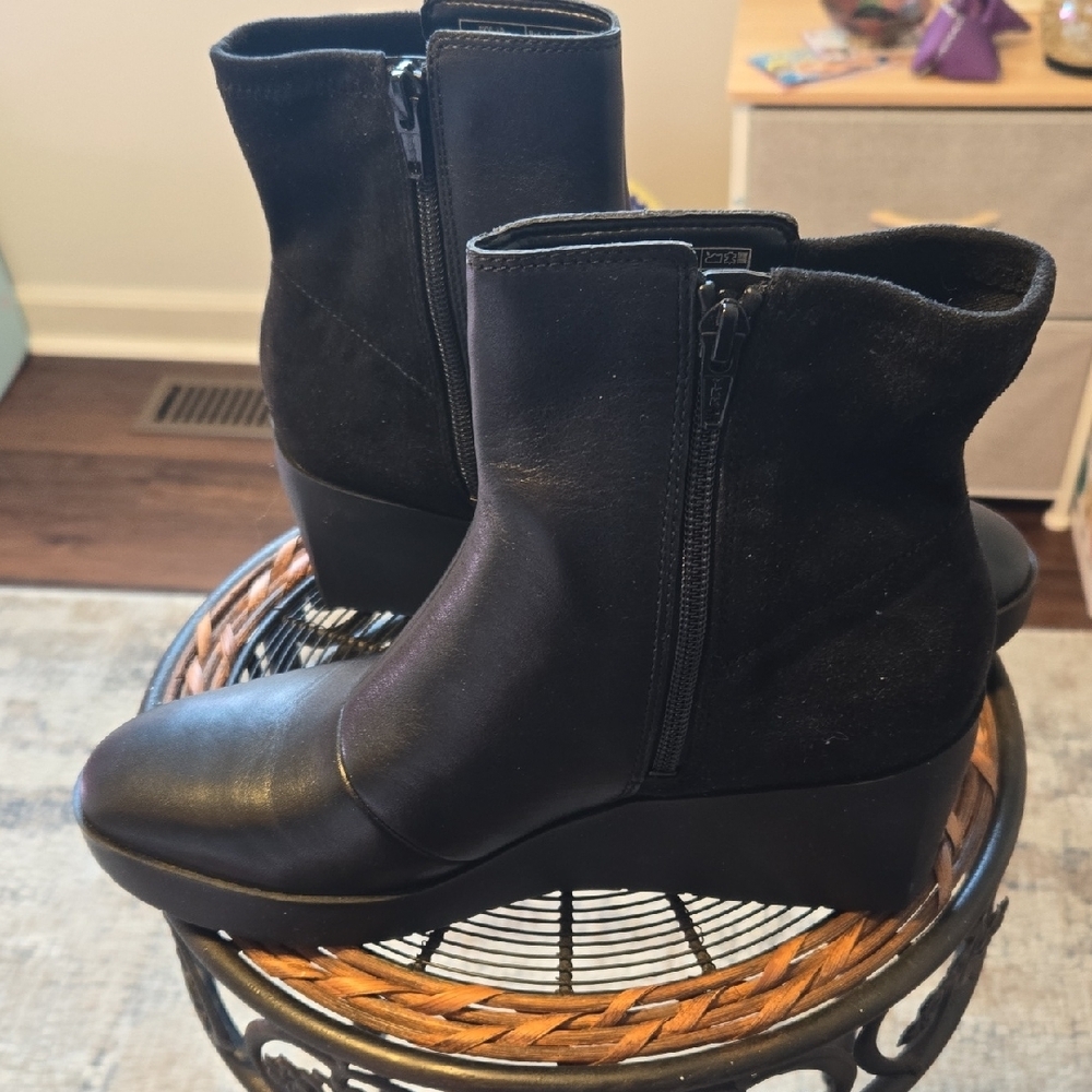 Vionic Black Leather & Suede Wedge Ankle Booties - Picture 3 of 7